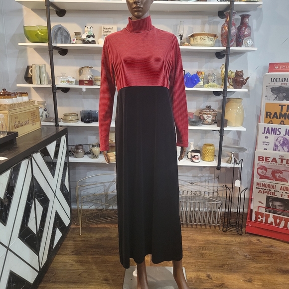 Black and Red Stripe Velour Dress - Picture 2 of 6